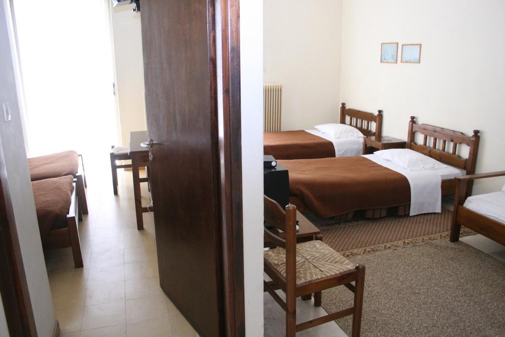 Aparthotel Iliahtides Amarynthos Oda fotoğraf