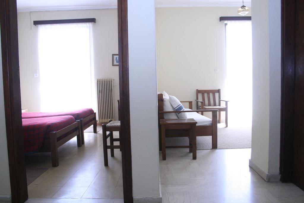 Aparthotel Iliahtides Amarynthos Oda fotoğraf
