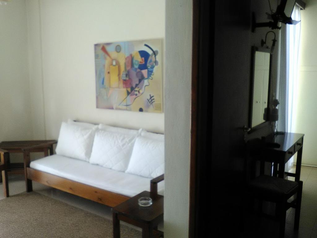 Aparthotel Iliahtides Amarynthos Dış mekan fotoğraf