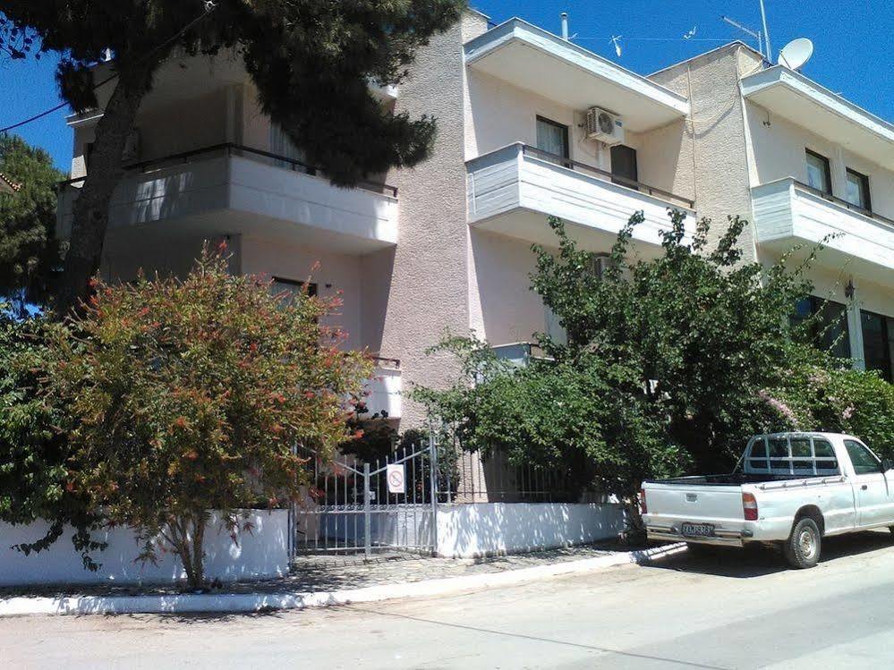 Aparthotel Iliahtides Amarynthos Dış mekan fotoğraf