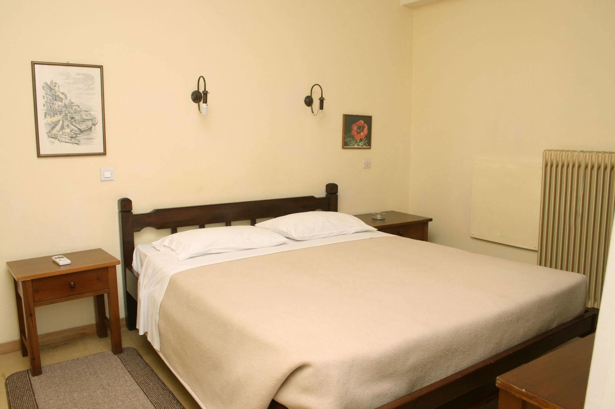 Aparthotel Iliahtides Amarynthos Dış mekan fotoğraf