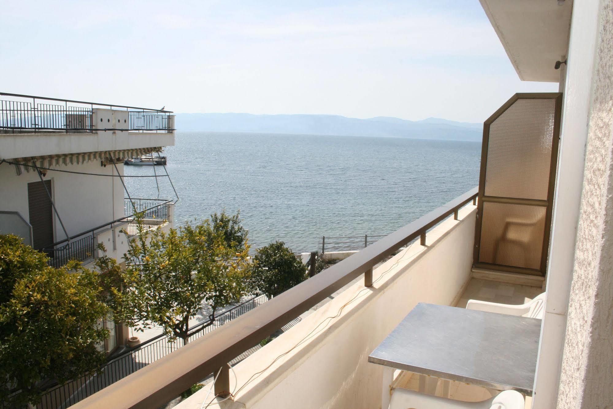 Aparthotel Iliahtides Amarynthos Dış mekan fotoğraf